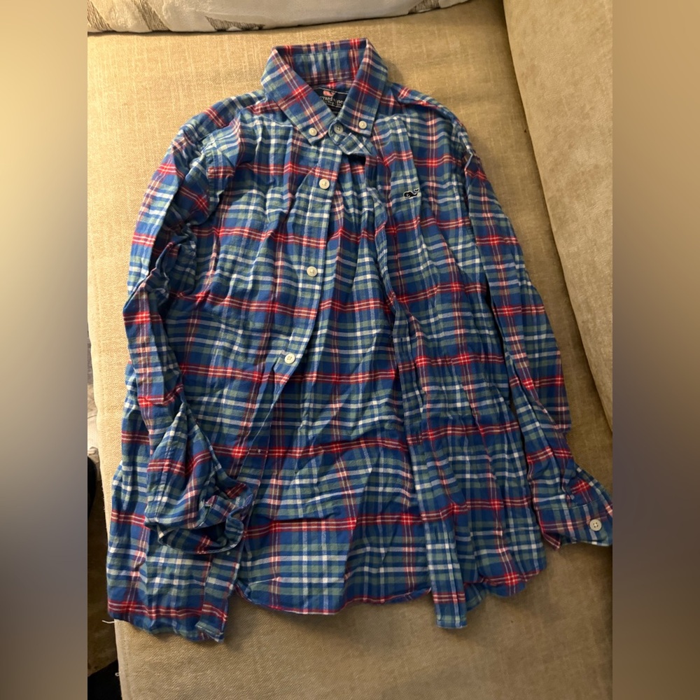 Vineyard vines flannel button down. Size small 8/10. Perfect for Christmas!